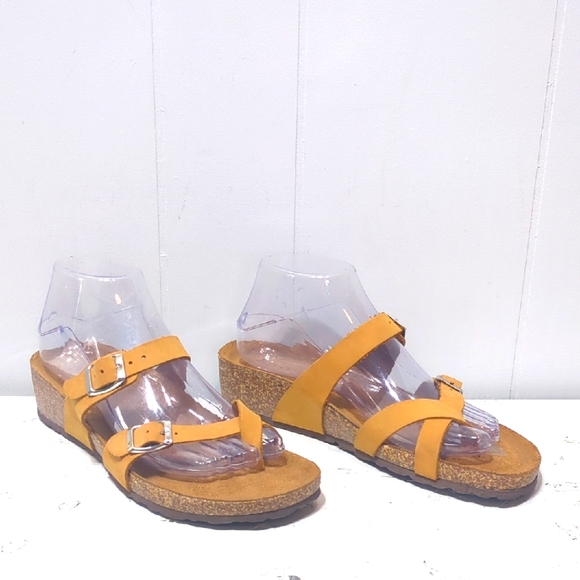 BioGold‎ Wedge Footbed Sandals In Golden Yellow Size 8.5 Italy Leather - Picture 1 of 7
